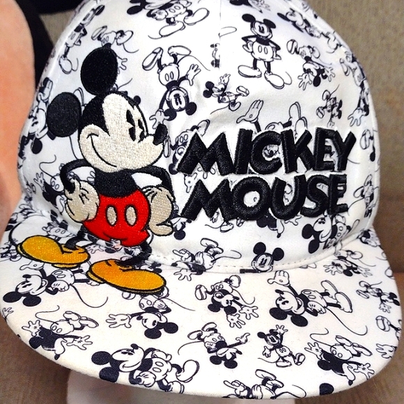 Disney Mickey Mouse graffiti snapback cap - Picture 3 of 11